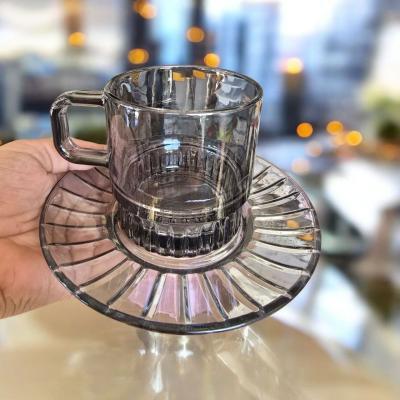 طقم شاي بالطبق ابيض